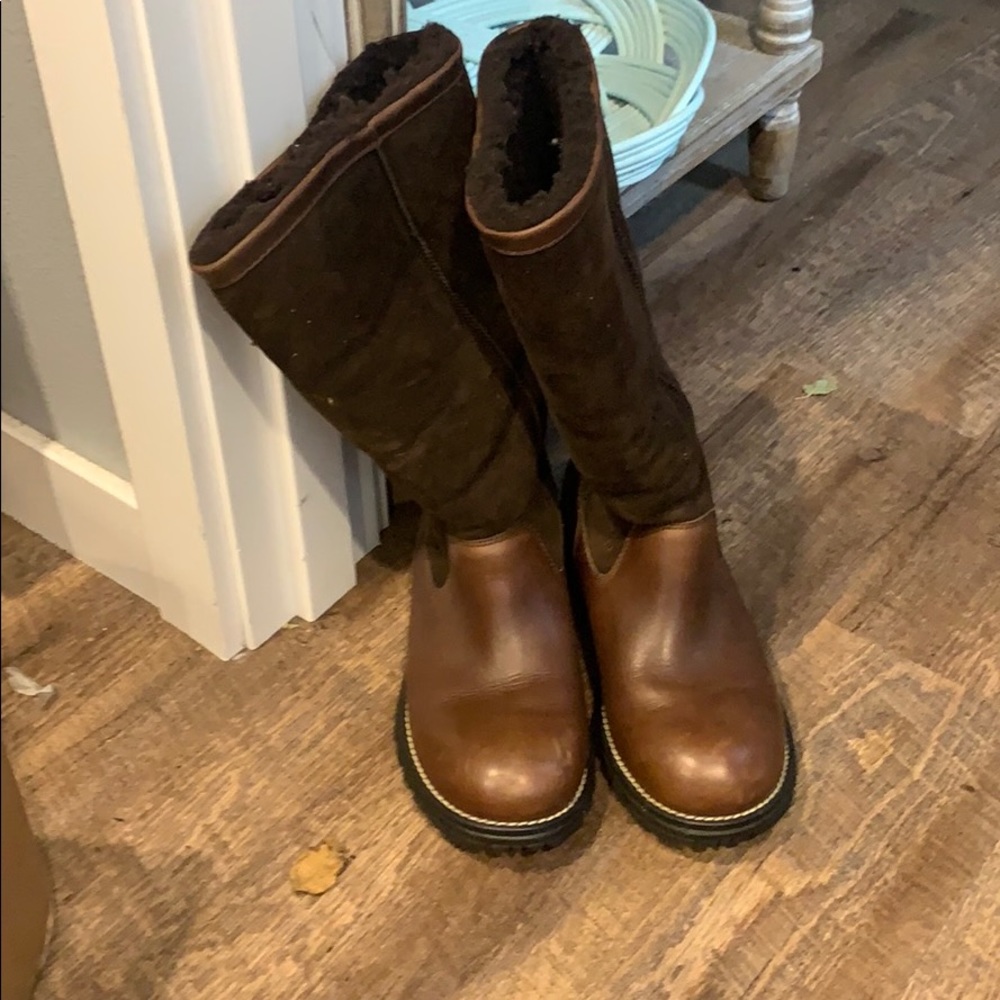 ❤❤JUST REDUCED❤😍❤ Uggs size 8 leather suede boots